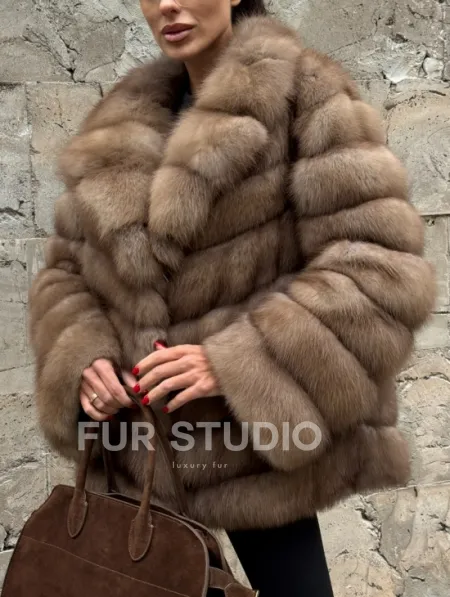 Полушубок из меха куницы тор-тор английский воротник - фото 3