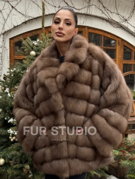 Полушубок оверсайз из меха куницы с английским воротником - фото 7