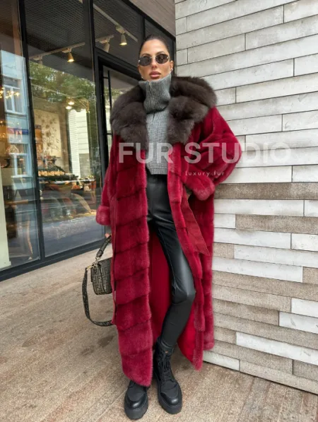 Длинная норковая шуба с капюшоном куница - фото 5