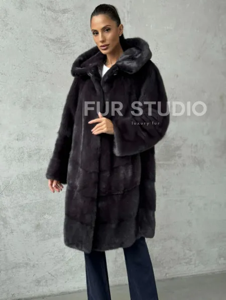 Женская норковая шуба с капюшоном - фото 3