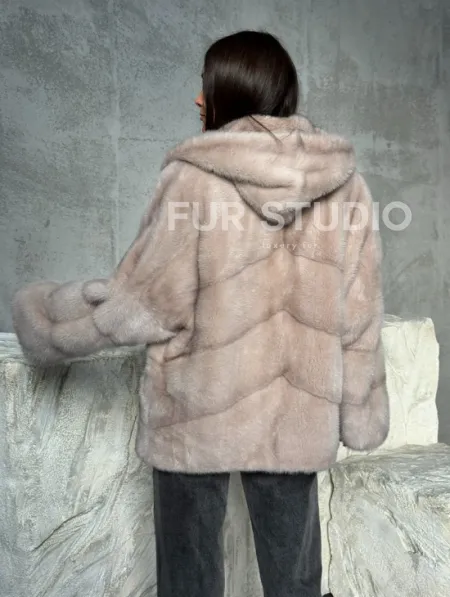 Норковый полушубок с капюшоном в цвете пудра - фото 4