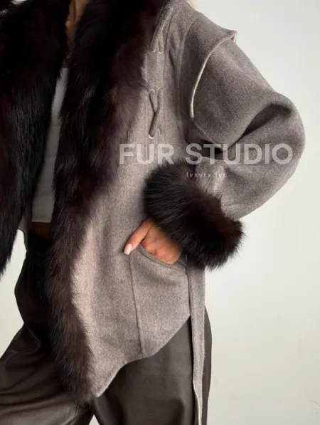 Пальто с мехом фишера - фото 2