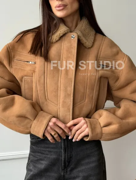 Зимняя женская дубленка - бомбер - фото 2