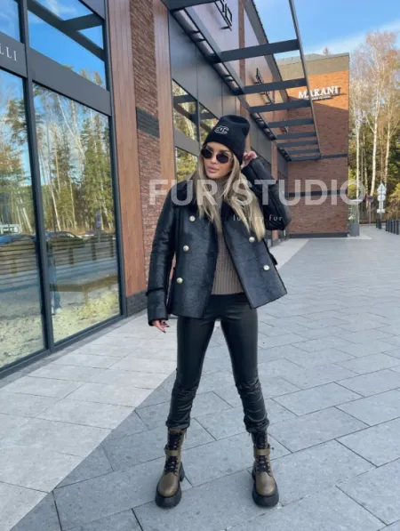Дубленка из натуральной овчины в стиле милитари - фото 4