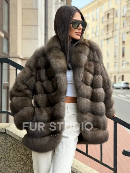 Стильный жакет из меха соболя - фото 11
