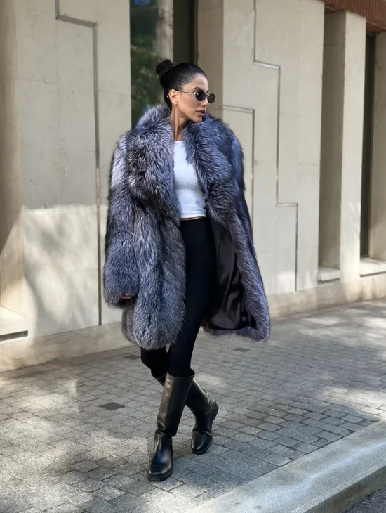 Удлиненная шуба из чернобурой лисы - фото 9