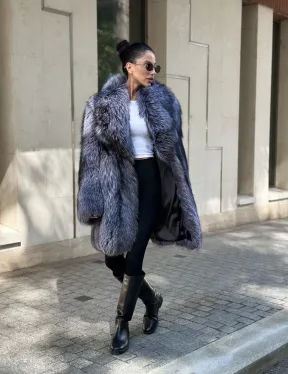 Удлиненная шуба из чернобурой лисы - фото 9