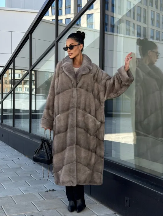 Шуба из меха норки в стиле «Oversize» - цвет сильвер - фото 14