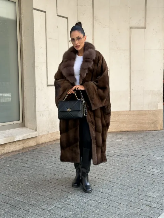 Шуба из меха норки с воротником из куницы - цвет соболь - фото 11