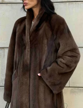 Норковая шуба, цельный мех PREMIUM COLLECTION VELVET - цвет соболь - фото 3