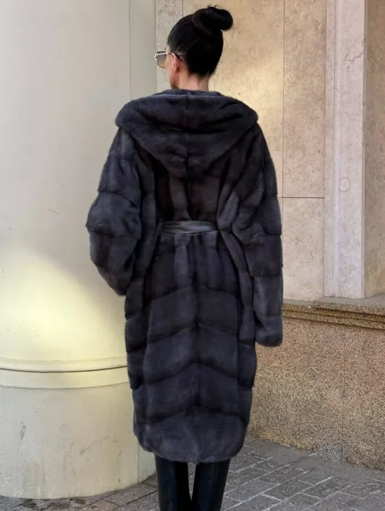 Шуба кимоно из импортной норки с капюшоном в цвете графит - фото 7