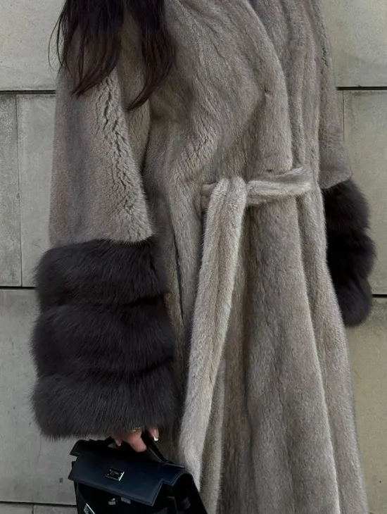 Шуба кимоно из меха норки Vintage Grey рукава с отделкой из куницы - фото 1
