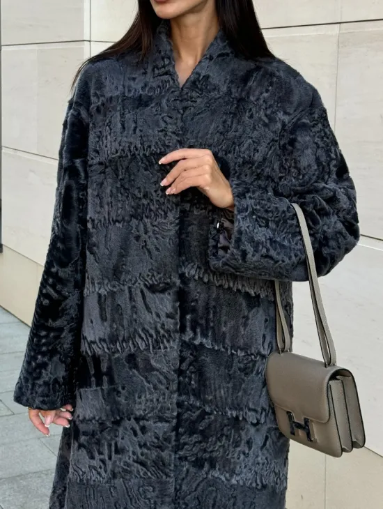 Меховое пальто из каракуля Graphite V-образный воротник - фото 4