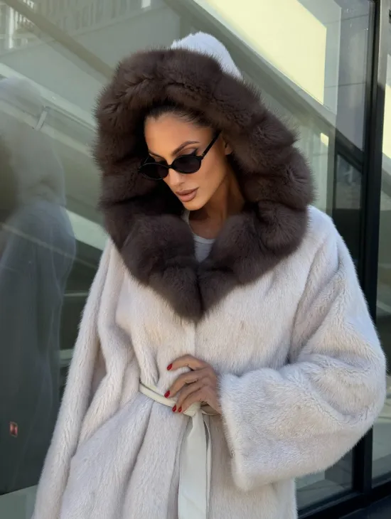 Полушубок из светлой норки с капюшоном куница с поясом - фото 2