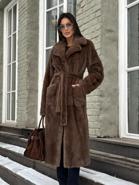 Классическая женская норковая шуба в цвете соболь с поясом и накладными карманами - фото 0