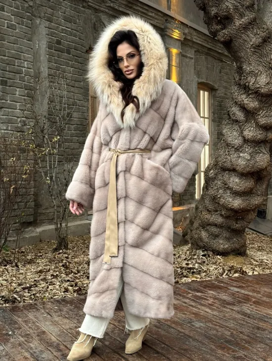 Шуба теплая из меха норки с капюшоном из натуральной рыси - фото 6