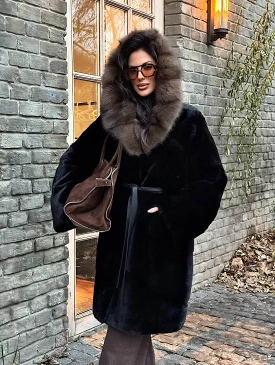 Норковая шуба Blackglama с капюшоном из меха куницы - фото 5