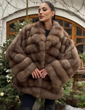 Полушубок оверсайз из меха куницы с английским воротником - фото 5