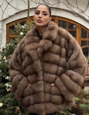 Полушубок оверсайз из меха куницы с английским воротником - фото 7