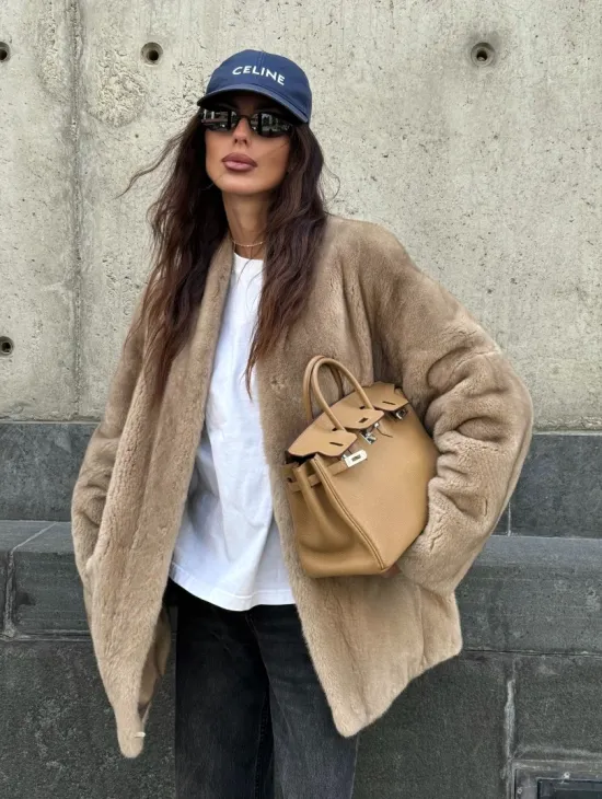 Норковый жакет в натуральном цвете пастель с V-образным воротником - фото 10