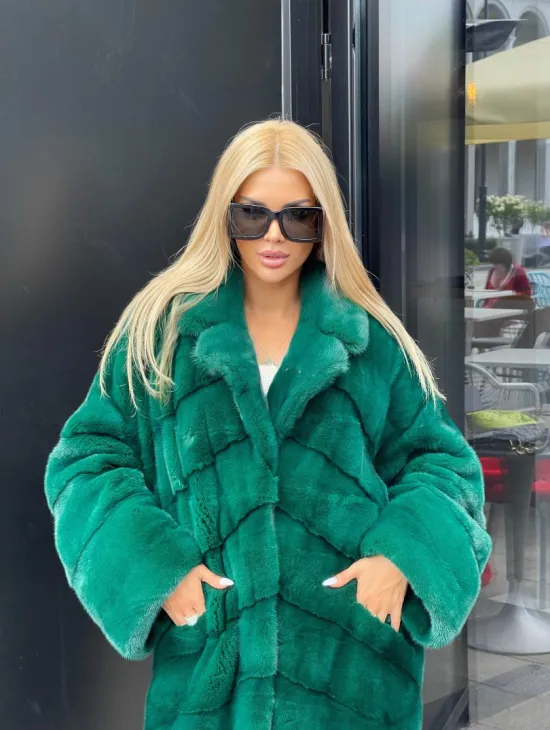 Элитная норковая шуба в цвете изумруд - фото 1