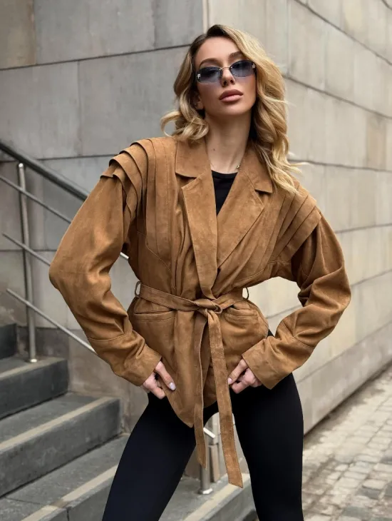 Женская куртка из замшевой кожи с поясом - American style - фото 8