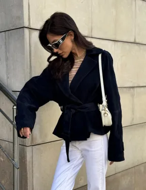 Модная куртка из замшевой кожи - фото 10