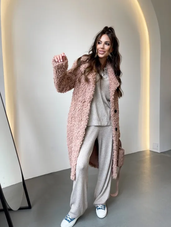 Шуба из экомеха в цвете пудра - фото 0