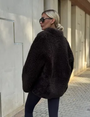 Двусторонняя коричневая дубленка из овчины - фото 11