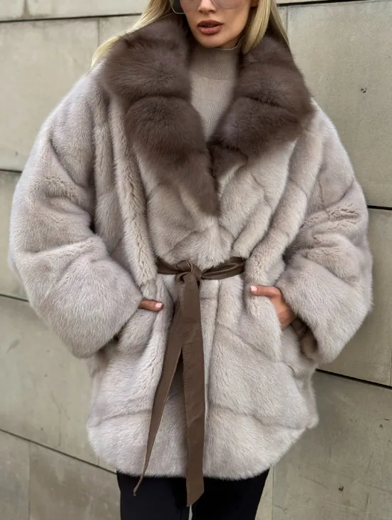 Шуба норковая летучая мышь с воротником куницы - фото 2