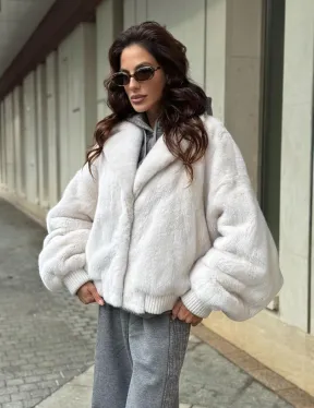 Белый норковый бомбер на резинке - фото 8