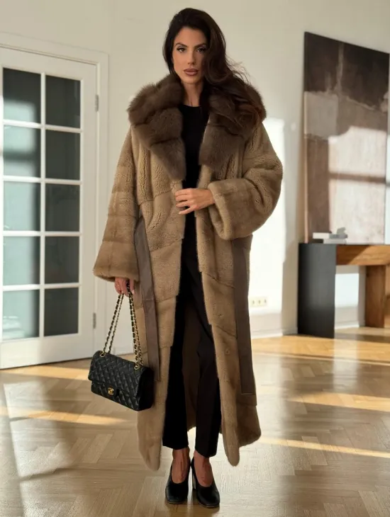 Норковая шуба бежевого цвета - капюшон куница - фото 6