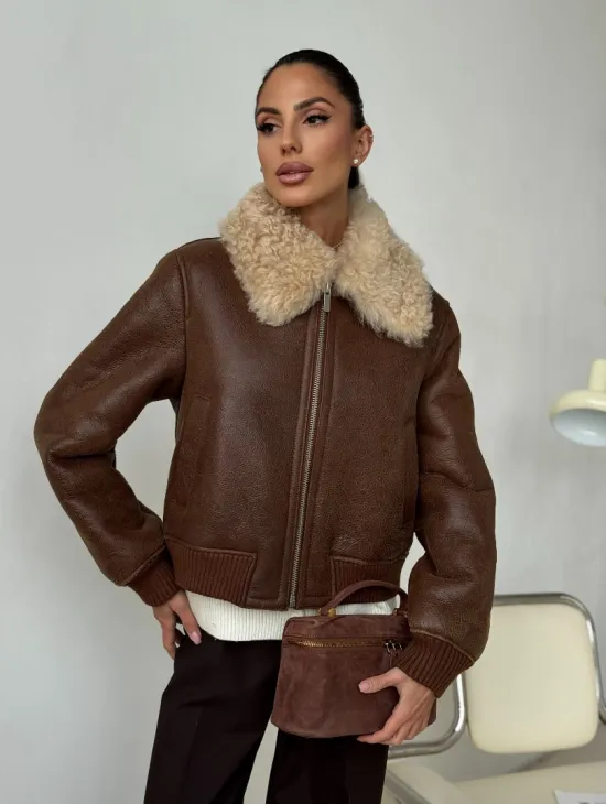 Короткая дубленка - женская - фото 10