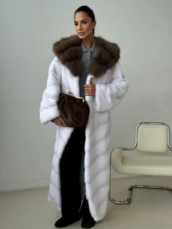 Белая норковая шуба с куницей капюшон - фото 9