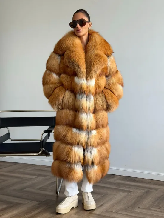 Шуба из меха огненной лисы - фото 7