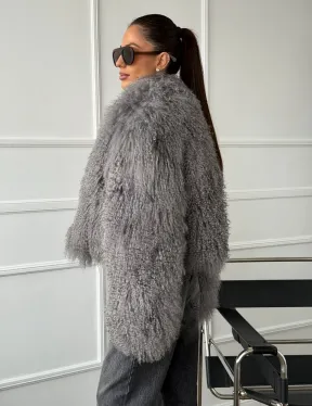 Серая шубка из меха ламы - фото 6