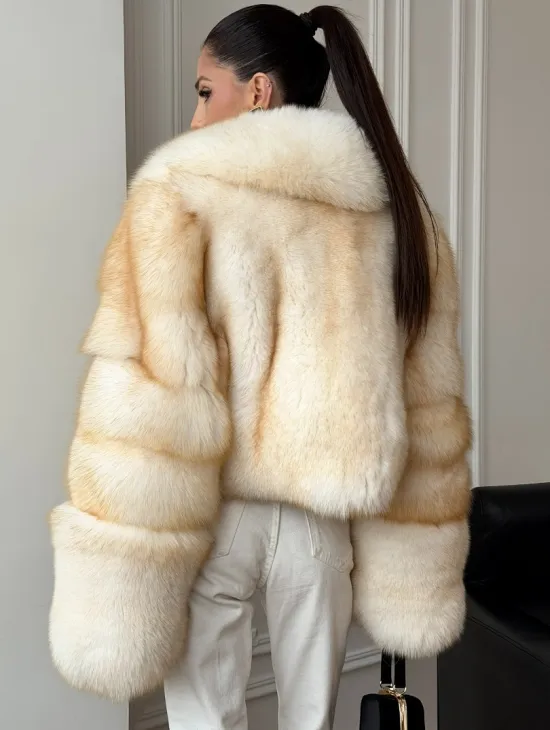 Шуба короткая из меха финского песца - фото 6