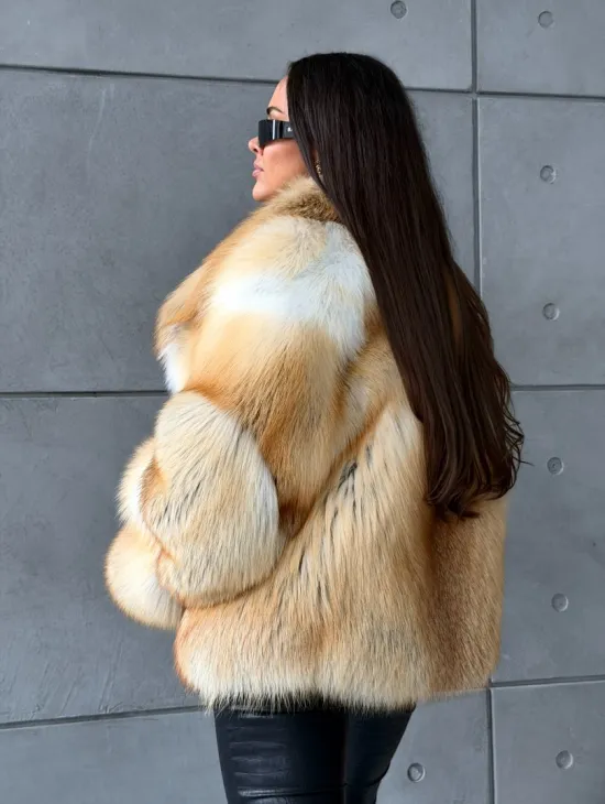 Короткая шуба из золотой альпийской лисы - фото 7