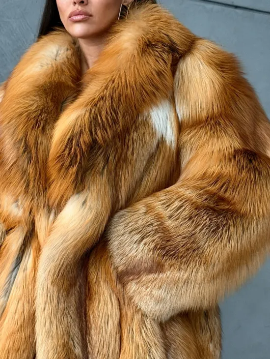 Шуба из натурального меха лисы - фото 1