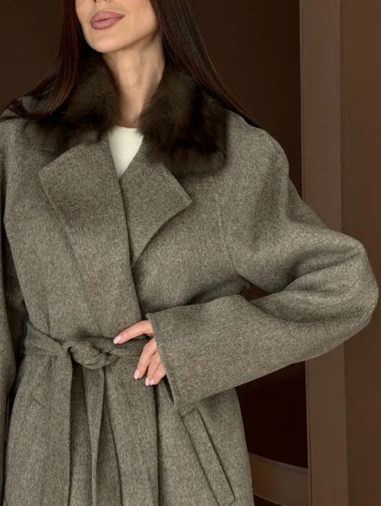 Пальто с воротником из соболя - фото 2