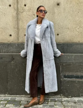 Голубая шуба из плюшевой норки “Velvet” - фото 12