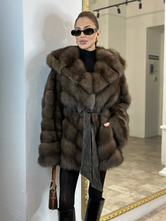 Шуба из меха куницы Dark с капюшоном - фото 1