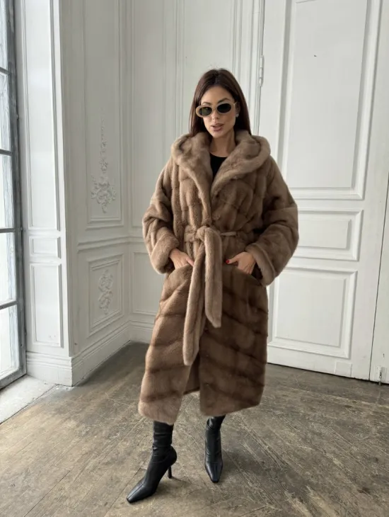 Норковое кимоно с капюшоном в цвете пастель - фото 7